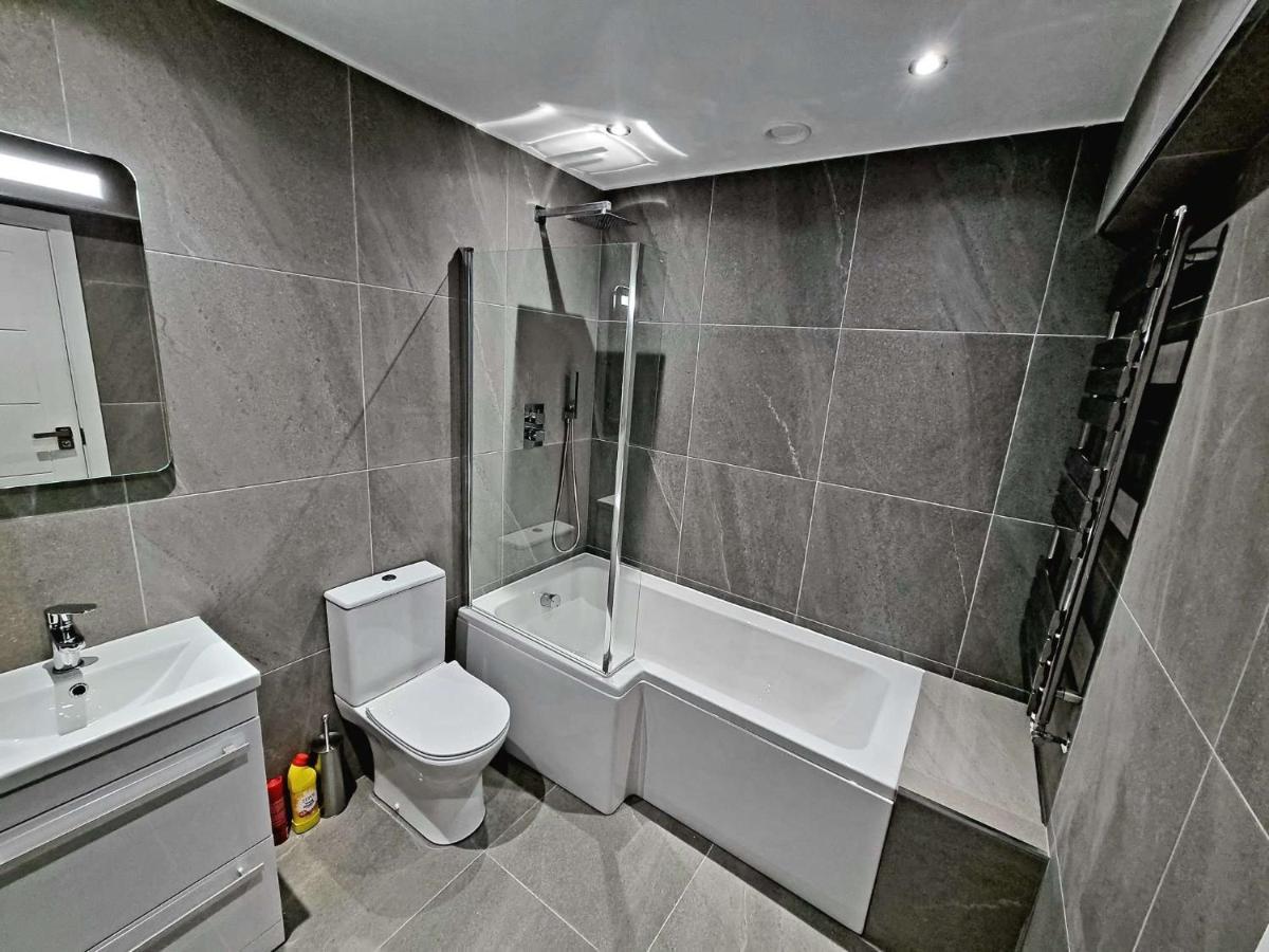 Lmk, Spacious 1 Bedroom Ground Floor Apartment, Ev Charger, Free Parking Wi-Fi, Great Location Белфаст Екстериор снимка